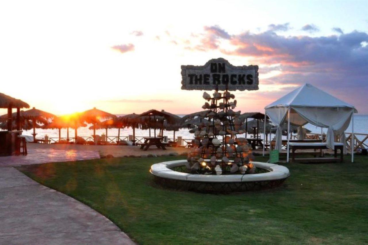 Safir Sharm Waterfalls Resort Exterior foto The Rocks