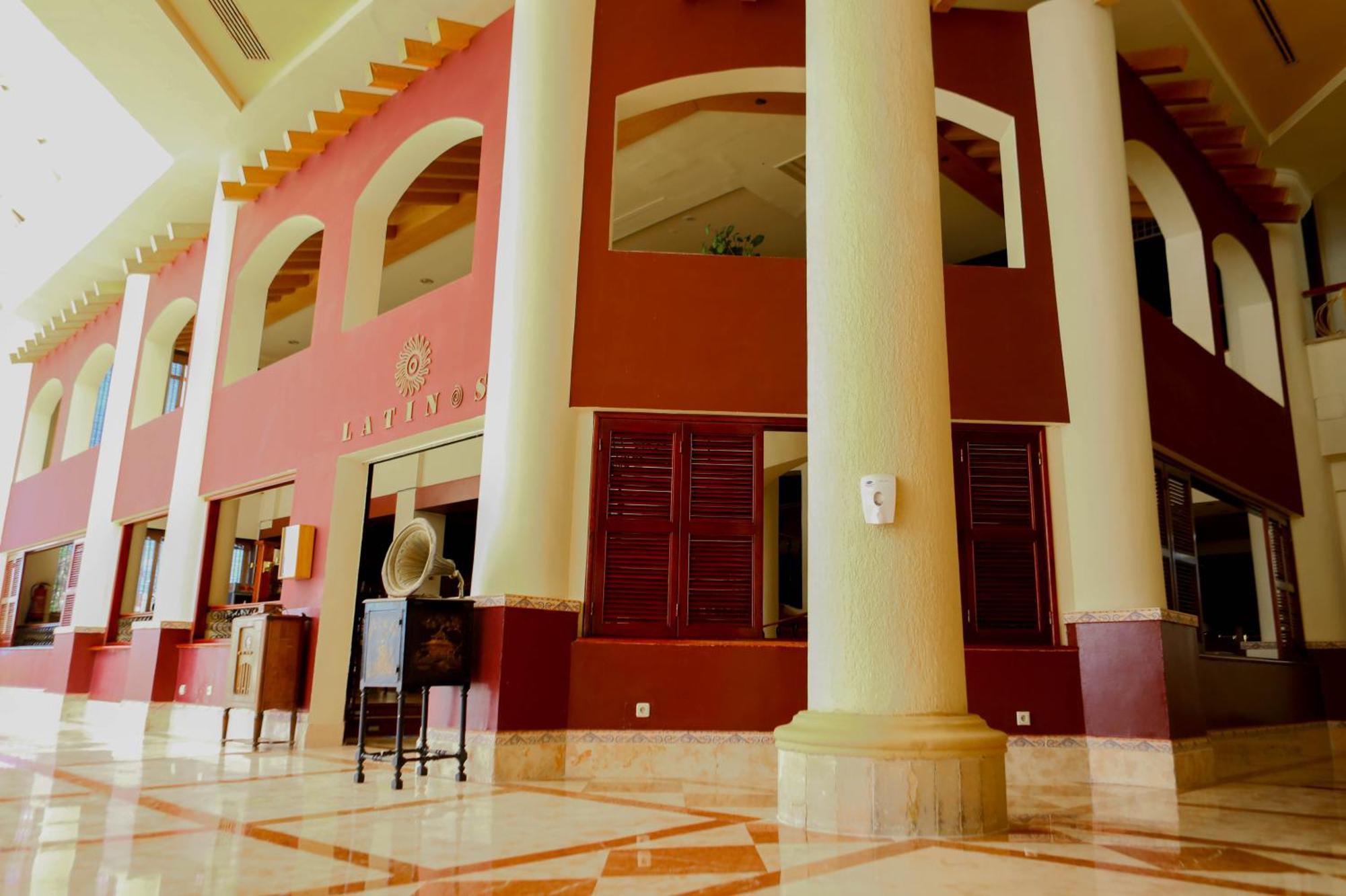 Safir Sharm Waterfalls Resort Exterior foto Interior of the library