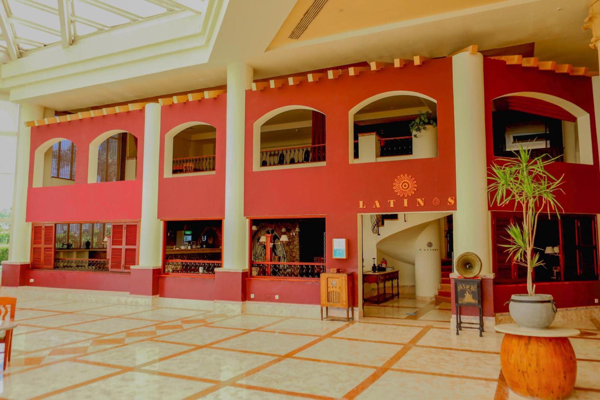 Safir Sharm Waterfalls Resort Exterior foto The lobby of the hotel