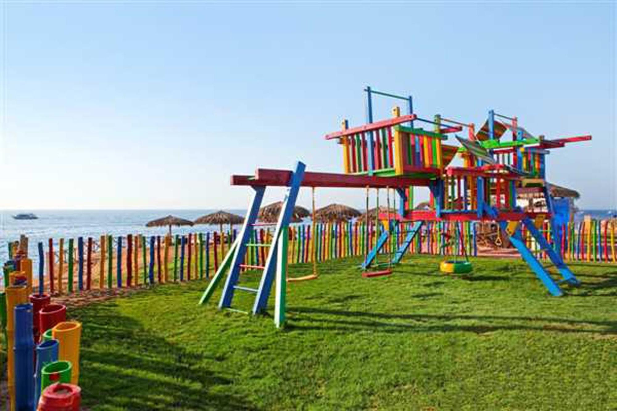 Safir Sharm Waterfalls Resort Einrichtungen foto Playground in Varvarovski Beach